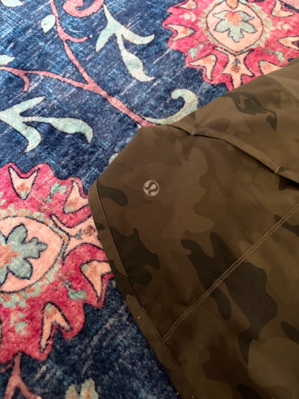 Lululemon camo speed up shorts - Picture 4 of 6